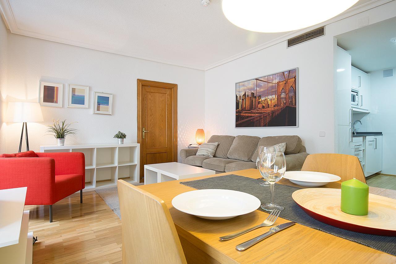 Apartamentos San Lorenzo 26 Madrid Exteriör bild