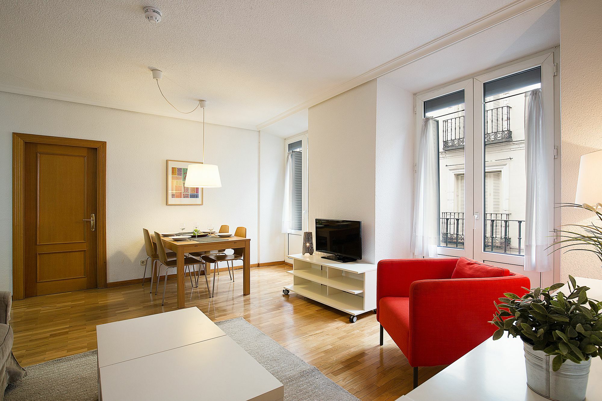 Apartamentos San Lorenzo 26 Madrid Exteriör bild